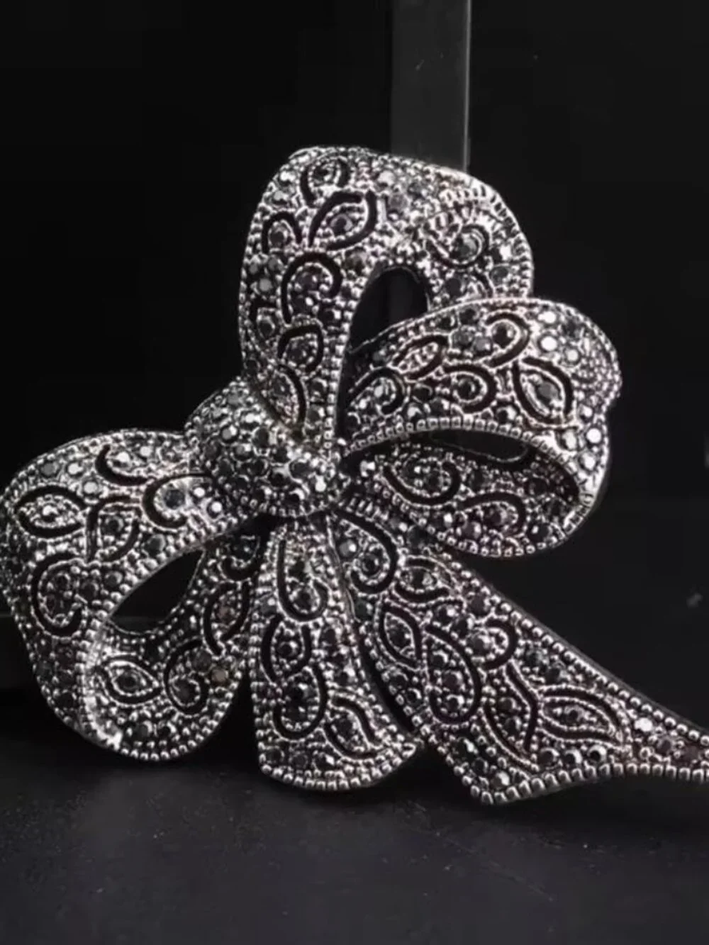 Vintage Style Crystal Bow Brooch Pin, Antique Silver, Rhinestone‎ Encrusted, Art